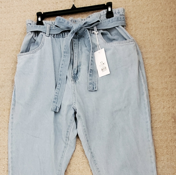 BRAND NEW Women Jeans Size 11 - Picture 3 of 8